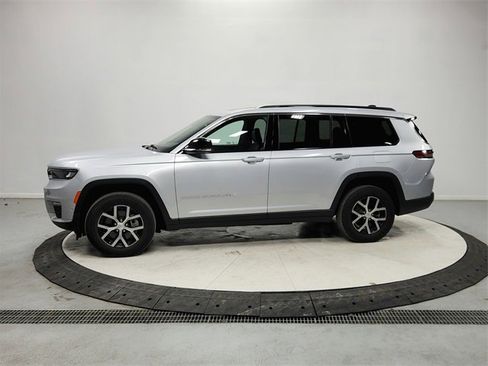 Used 2024 Jeep Grand Cherokee L Limited w/ Luxury Tech Group II image 4