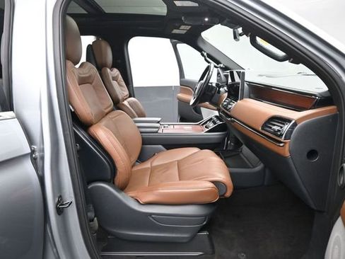 Certified 2023 Lincoln Navigator Reserve AWD/4WD image 32