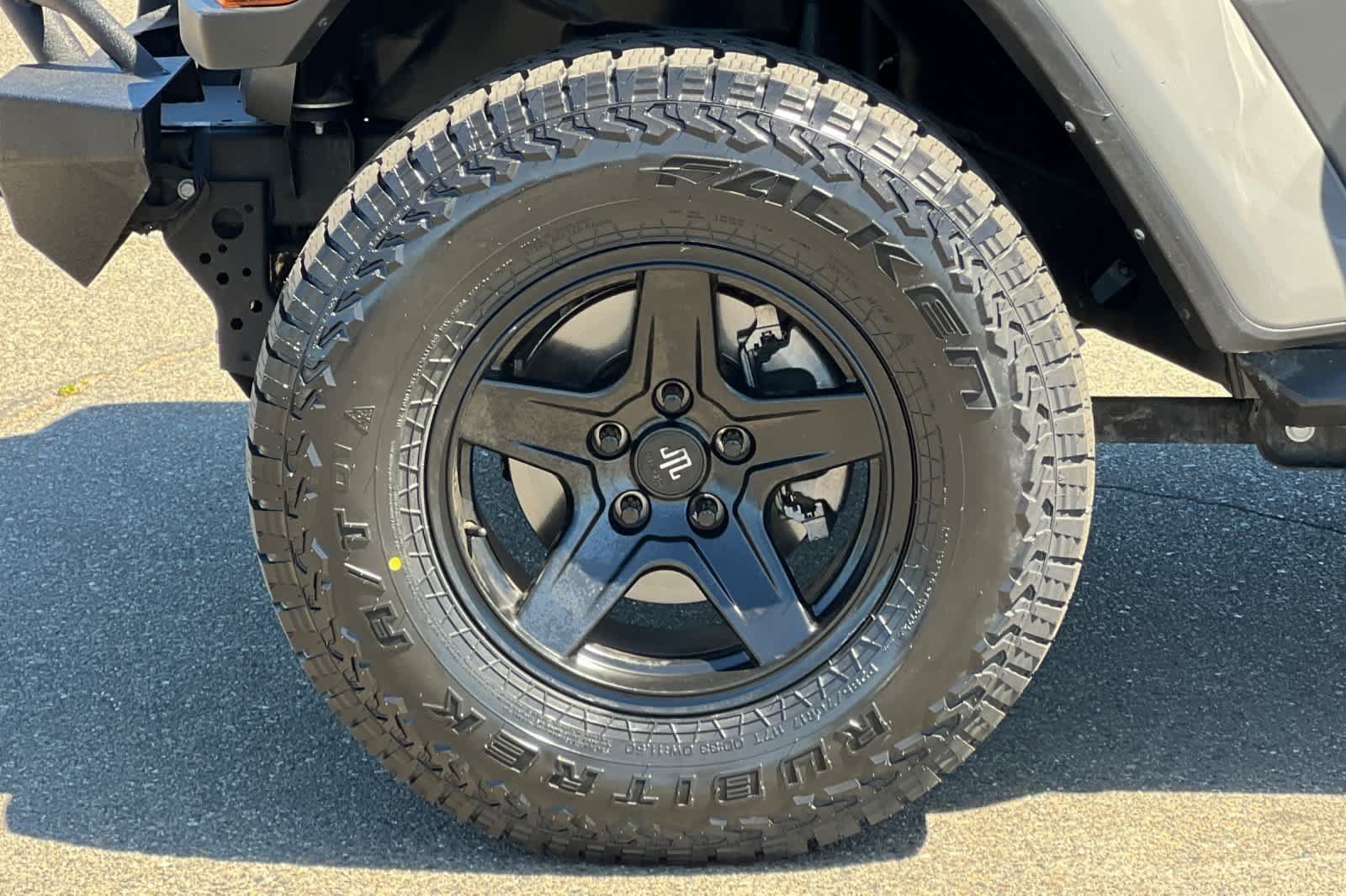 Used 2022 Jeep Gladiator Sport AWD/4WD image 30