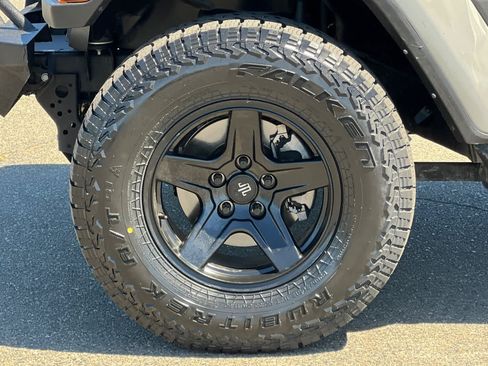 Used 2022 Jeep Gladiator Sport AWD/4WD image 30