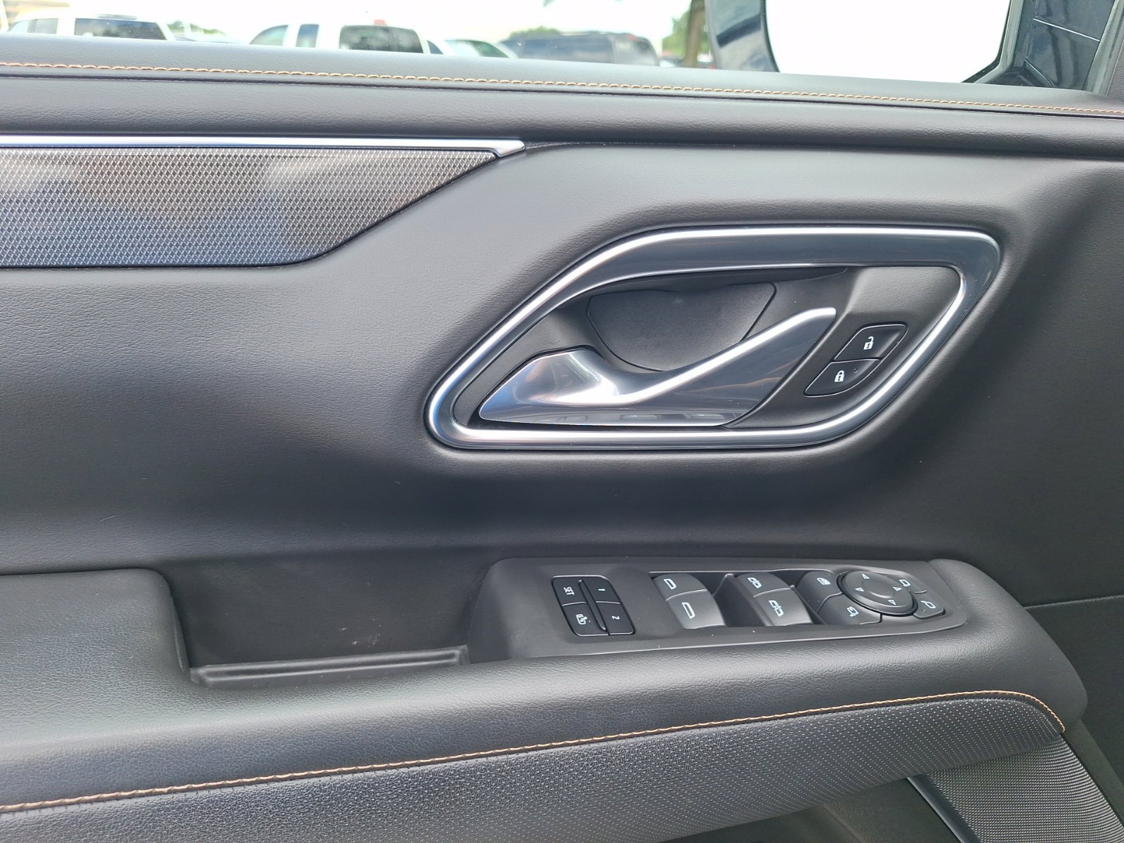 Used 2023 GMC Yukon AT4 w/ AT4 Premium Plus Package AWD/4WD image 19