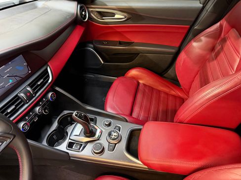 Used 2020 Alfa Romeo Giulia Ti Sport image 36