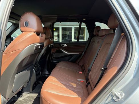 Used 2024 BMW X5 xDrive40i w/ M Sport Package AWD/4WD image 12