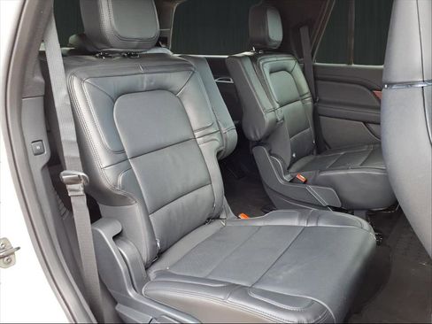 Used 2024 Lincoln Navigator Reserve image 15