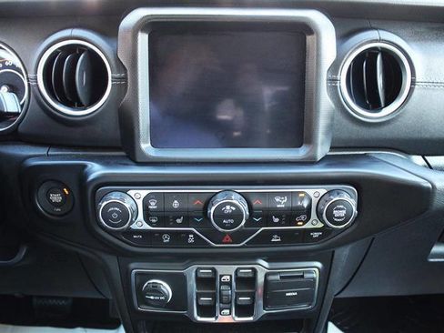 Used 2022 Jeep Gladiator Overland w/ Popular Equipment Package AWD/4WD image 19