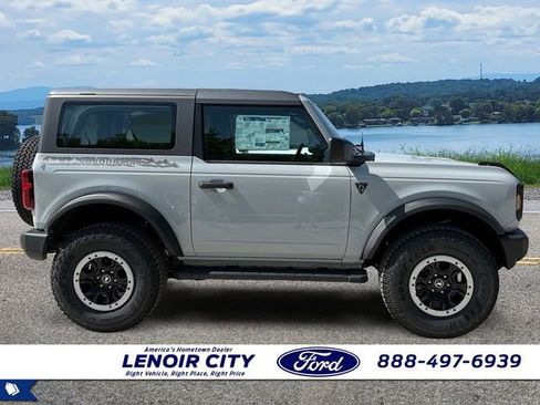 New 2026 Ford Bronco 2-Door w/ Sasquatch Package AWD/4WD image 2