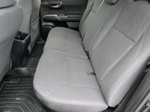 Used 2019 Toyota Tacoma TRD Off-Road w/ Technology Package AWD/4WD image 28