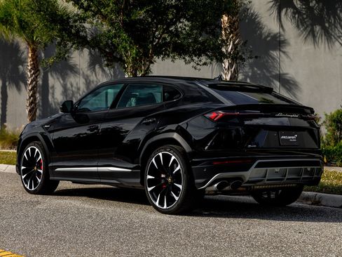 Used 2020 Lamborghini Urus image 6