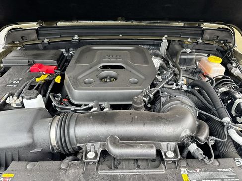 Used 2025 Jeep Wrangler Sport AWD/4WD image 24