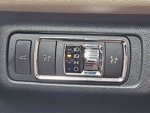 Used 2026 Lincoln Corsair Premiere FWD image 17