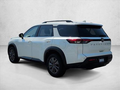 Used 2024 Nissan Pathfinder SV FWD image 7