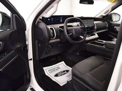 Used 2025 Ford Expedition Max Active image 15