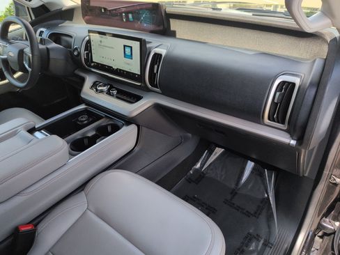 Certified 2025 Ford Expedition Max Active RWD image 38