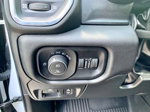 Used 2024 RAM 1500 Laramie AWD/4WD image 28
