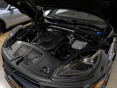 Used 2023 Porsche Macan w/ Premium Package Plus AWD/4WD image 50
