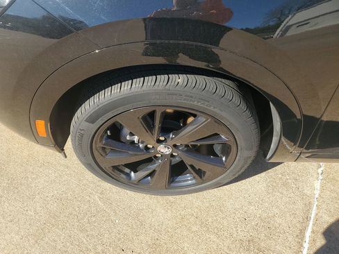 Certified 2023 Buick Envision Preferred w/ Sport Touring Package image 38