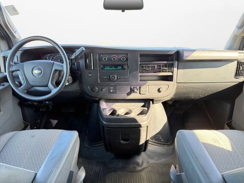 Used 2017 Chevrolet Express 2500 RWD image 11