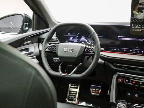 New 2025 Audi SQ5 Premium Plus image 17