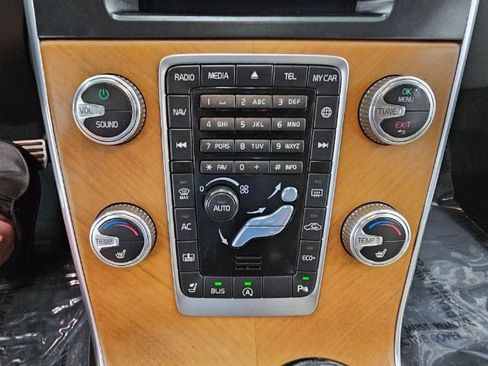 Used 2016 Volvo S60 T5 Premier image 18