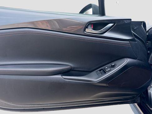 Used 2022 MAZDA MX-5 Miata Grand Touring w/ Weather Package RWD image 18
