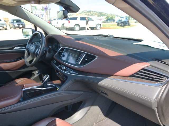 Used 2018 Buick Enclave Avenir w/ Avenir Technology Package AWD/4WD image 39