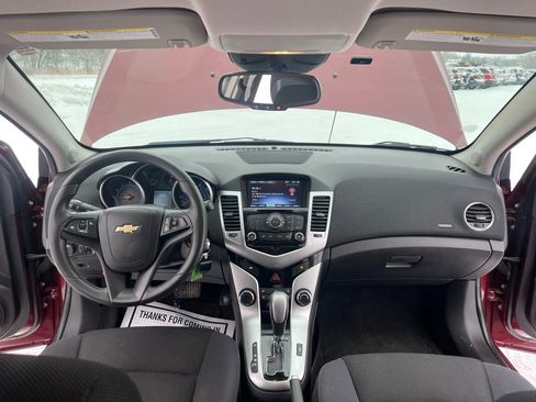 Used 2015 Chevrolet Cruze LT image 16