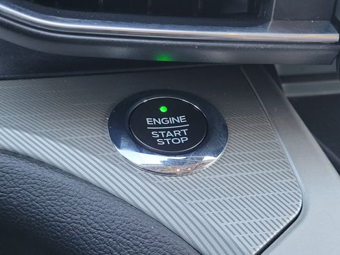 Used 2021 Ford Explorer XLT w/ Equipment Group 202A image 17