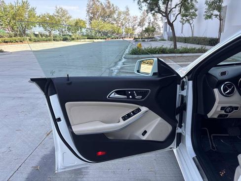 Used 2018 Mercedes-Benz CLA 250 image 19
