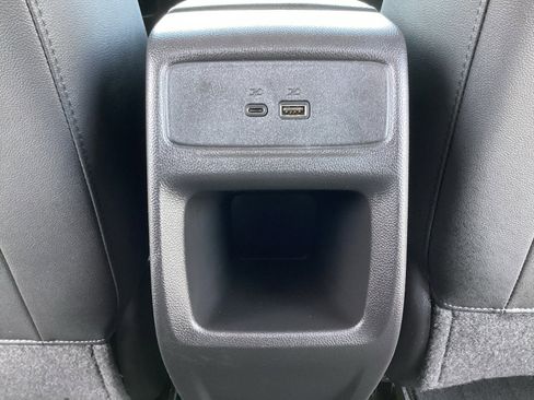 Used 2025 Chevrolet Trax LT w/ Driver Confidence Package image 28