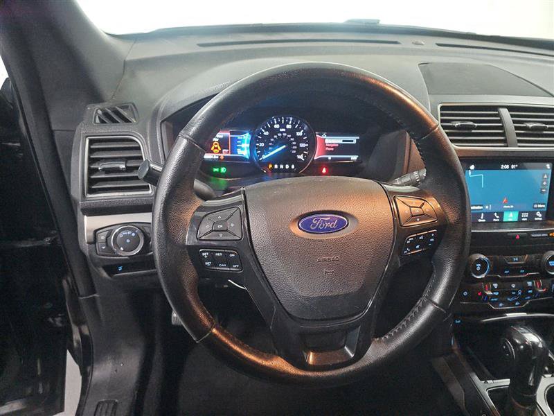 Used 2019 Ford Explorer XLT w/ Equipment Group 202A FWD image 7