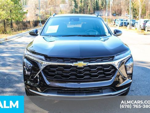 Used 2025 Chevrolet Trax LT w/ LT Convenience Package image 10