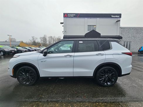 New 2025 Mitsubishi Outlander SEL Black Edition image 8
