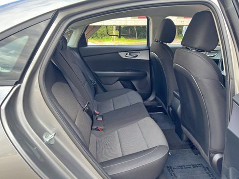 Used 2022 Kia Forte LXS FWD image 31