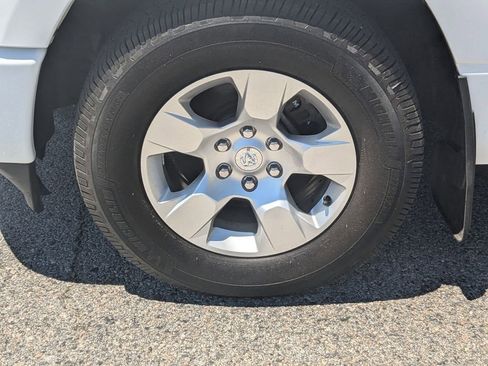 Used 2021 RAM 1500 Big Horn AWD/4WD image 9