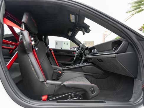 Used 2025 Porsche 911 GT3 RS RWD image 30