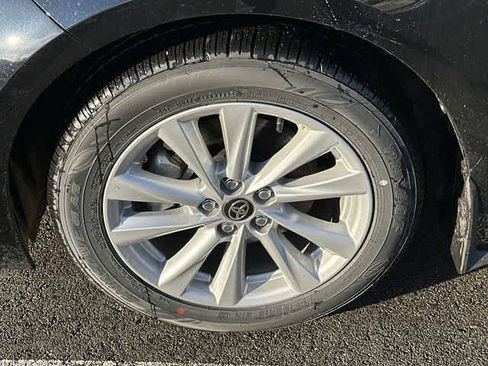 Used 2025 Toyota Corolla SE image 5