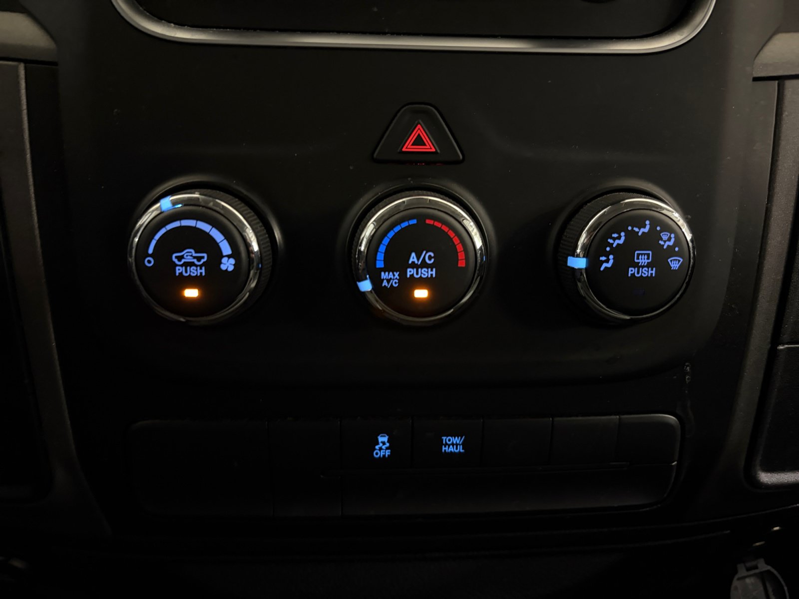 Used 2018 RAM 1500 Express RWD image 17