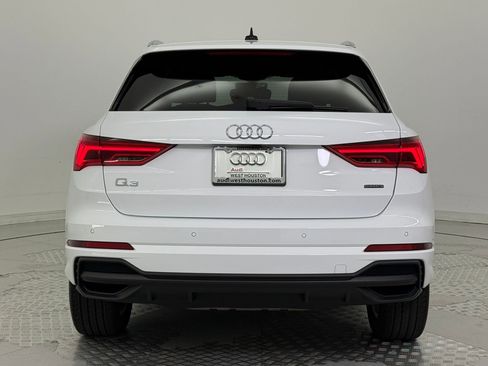 Certified 2025 Audi Q3 2.0T Premium w/ Convenience Package image 10