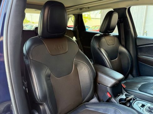 Used 2016 Jeep Cherokee Limited w/ Luxury Group AWD/4WD image 20