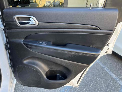 Used 2021 Jeep Grand Cherokee Laredo X image 67