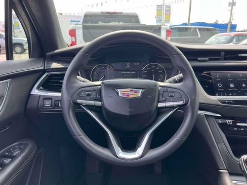 Used 2024 Cadillac XT6 Luxury w/ LPO, Floor Liner Package AWD/4WD image 14
