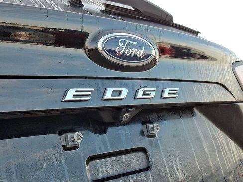 Used 2022 Ford Edge Titanium image 36