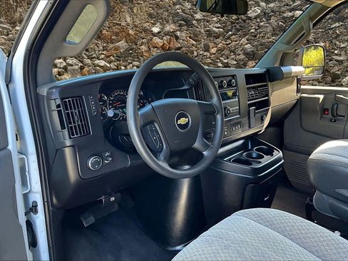 Used 2020 Chevrolet Express 3500 LT w/ LT Preferred Equipment Group image 12