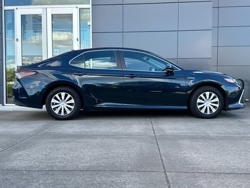 Used 2021 Toyota Camry LE FWD image 2