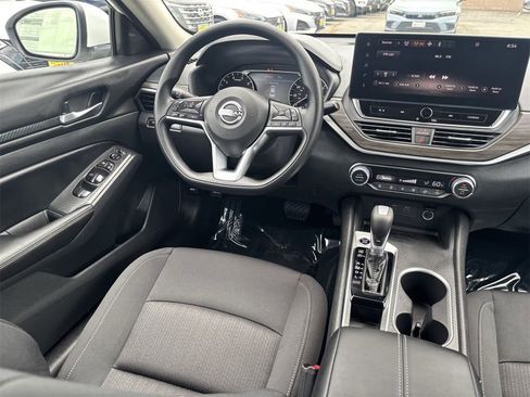 New 2025 Nissan Altima 2.5 SV w/ SV Special Edition Package image 18