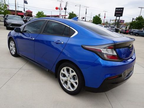 Used 2017 Chevrolet Volt Premier w/ Driver Confidence II Package FWD image 7