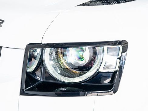 Used 2022 Land Rover Defender 90 X-Dynamic S image 13
