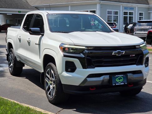 Certified 2023 Chevrolet Colorado Z71 w/ Z71 Convenience Package 2 AWD/4WD image 1