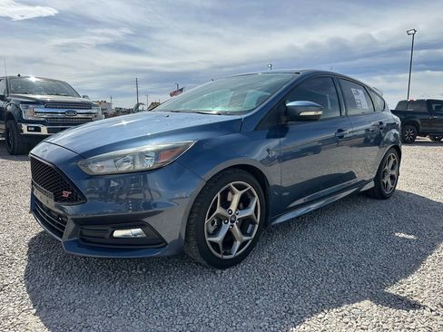 Used 2018 Ford Focus ST FWD image 5
