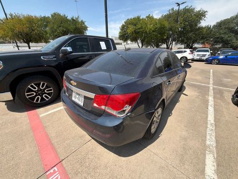 Used 2016 Chevrolet Cruze LS FWD image 3